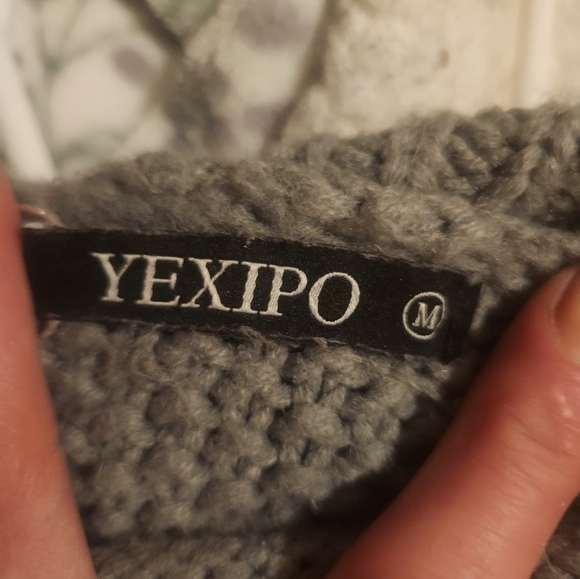 *Medium Grey Knit turtleneck sweater - Picture 3 of 3